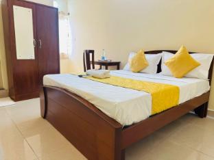 s g r hotel and lodge