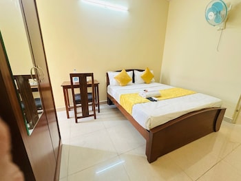 s g r hotel and lodge