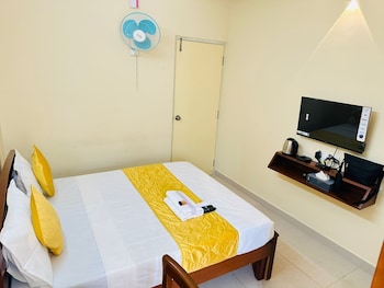 s g r hotel and lodge