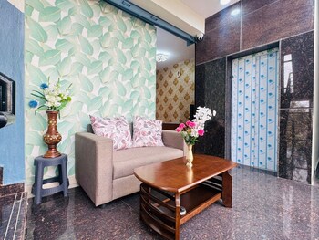 s g r hotel and lodge