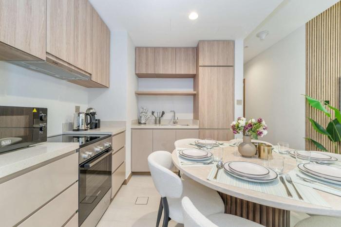 premium 2br apt home fully furnished