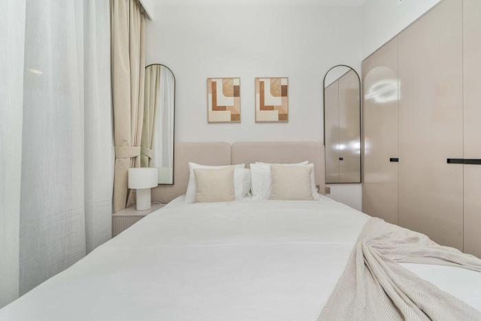 premium 2br apt home fully furnished