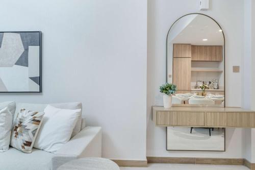 premium 2br apt home fully furnished