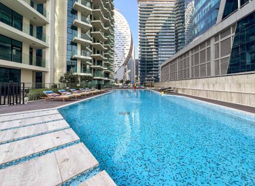 premium 2br apt home fully furnished