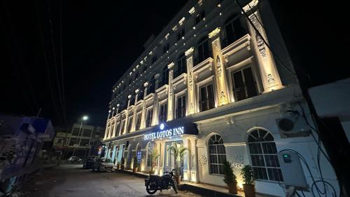 Hotel Lotos Inn,,3 star