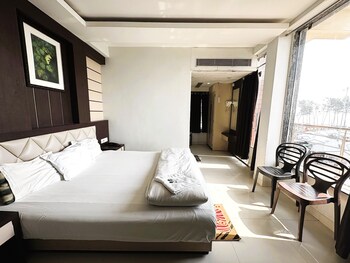 hotel big boss new digha