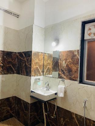 the hinglajgarh resort