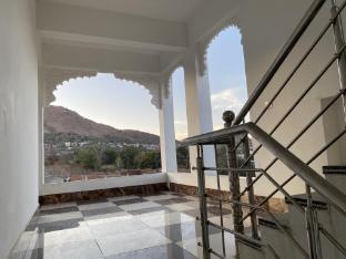 the hinglajgarh resort