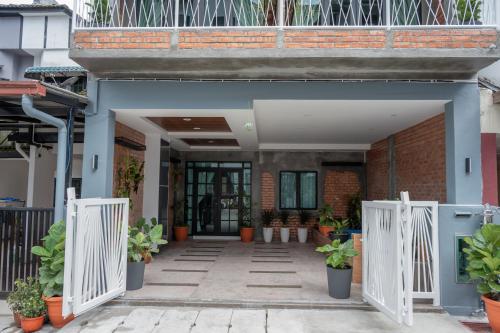 bricks guesthouse