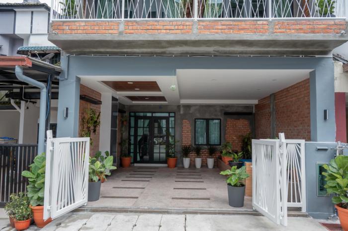bricks guesthouse