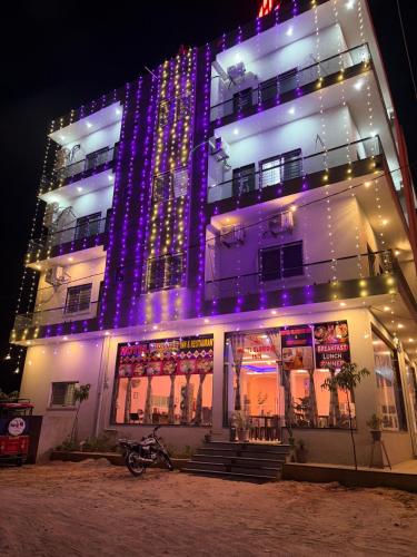 Hotel Glorious Inn,,3 star