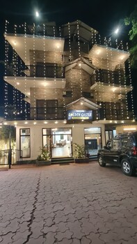 holiday highlight by golden castle hotel