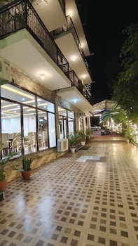 holiday highlight by golden castle hotel