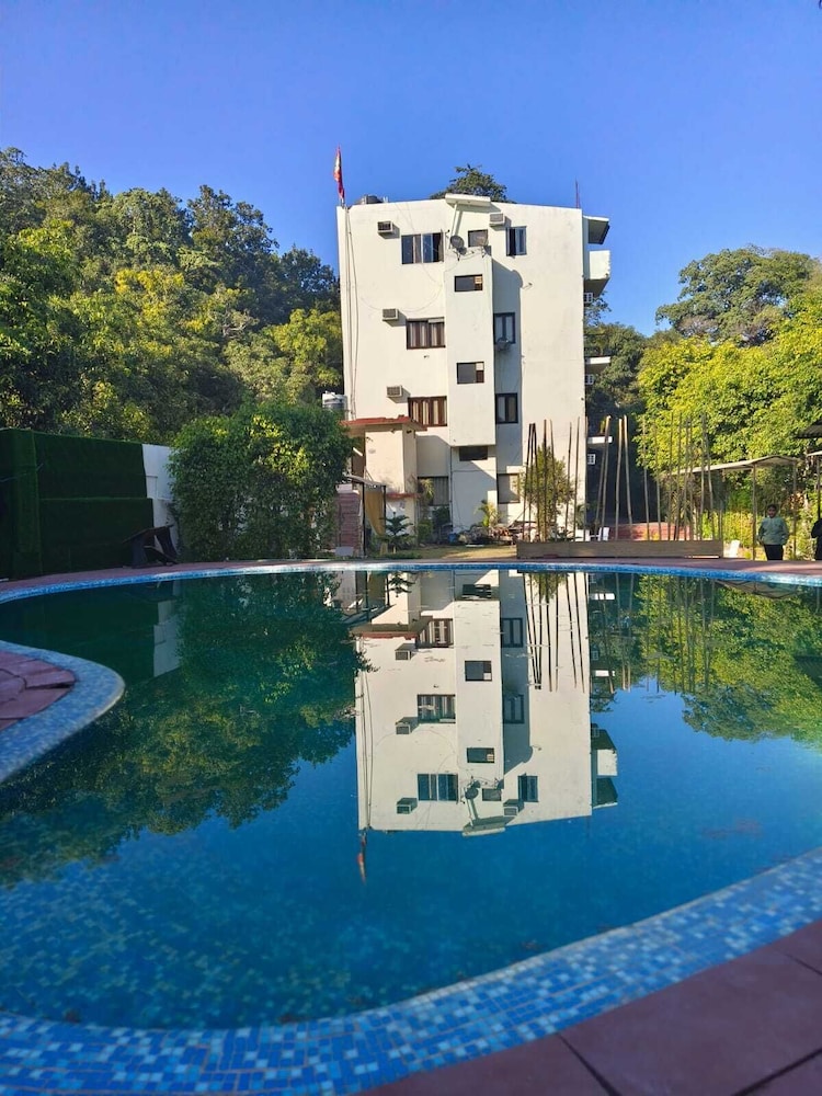 holiday highlight by golden castle hotel