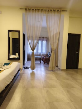 holiday highlight by golden castle hotel