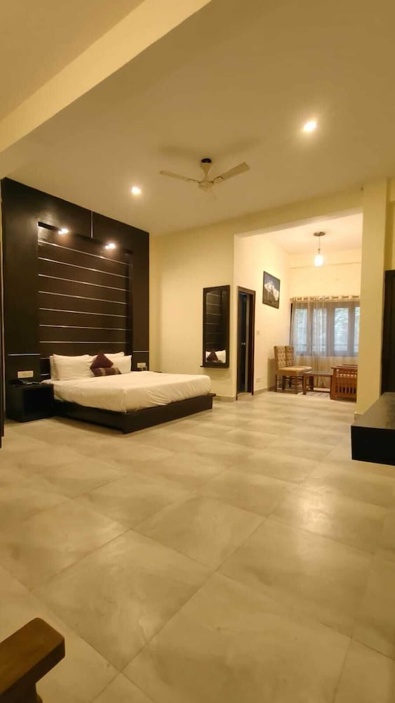 holiday highlight by golden castle hotel