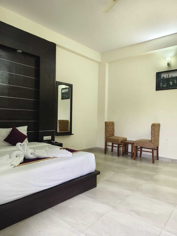 holiday highlight by golden castle hotel