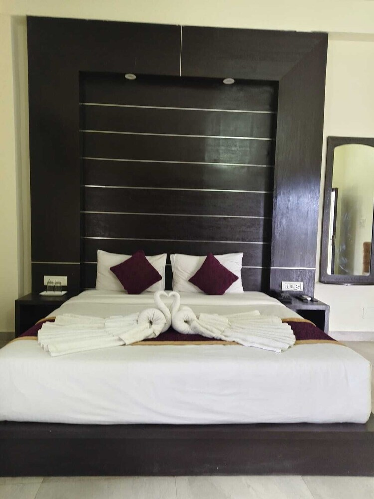 holiday highlight by golden castle hotel