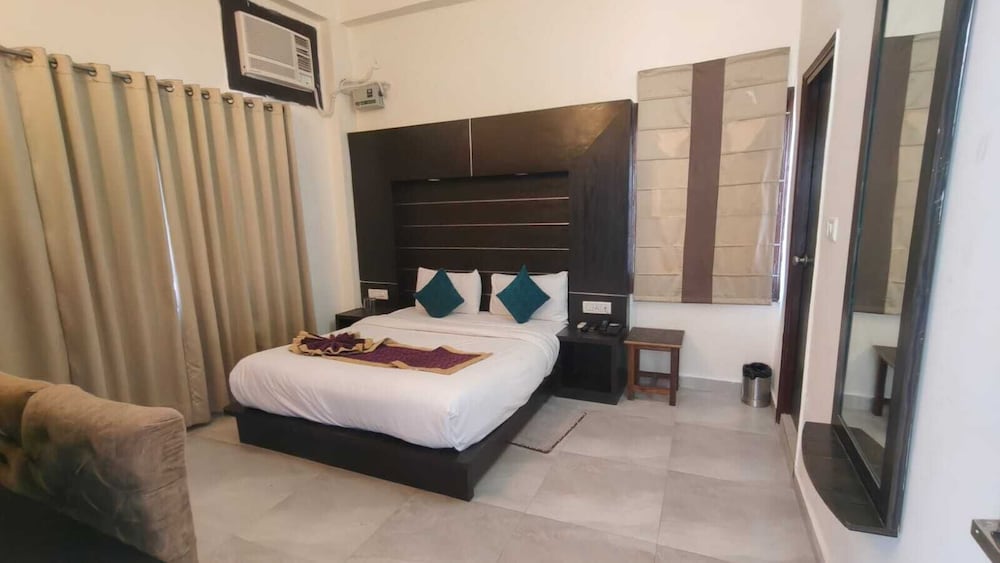 holiday highlight by golden castle hotel