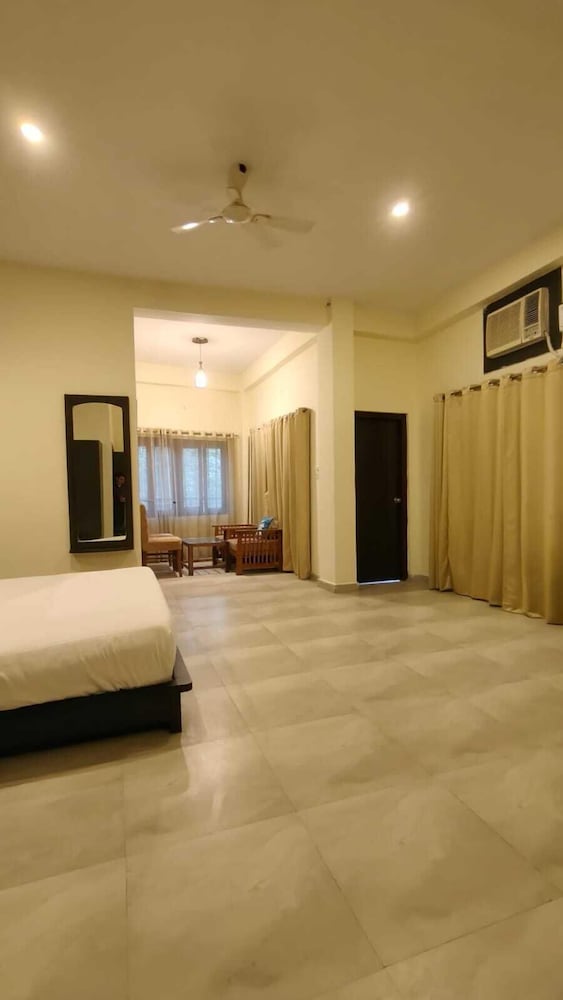 holiday highlight by golden castle hotel