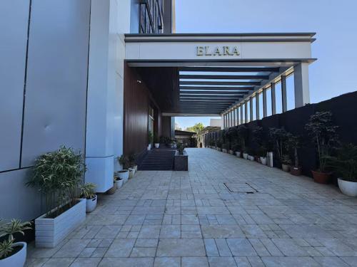 hotel elara