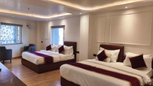 hotel elara