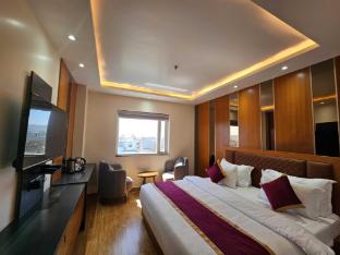 hotel elara