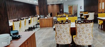 hotel elara