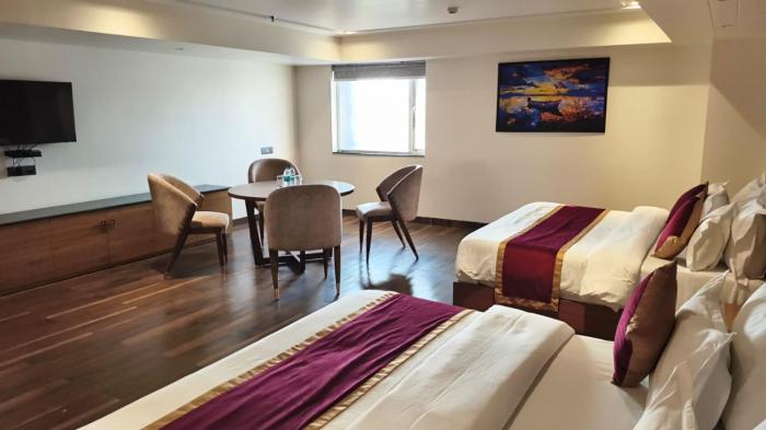 hotel elara