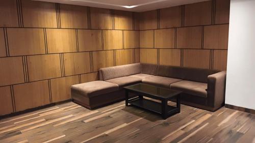 hotel elara