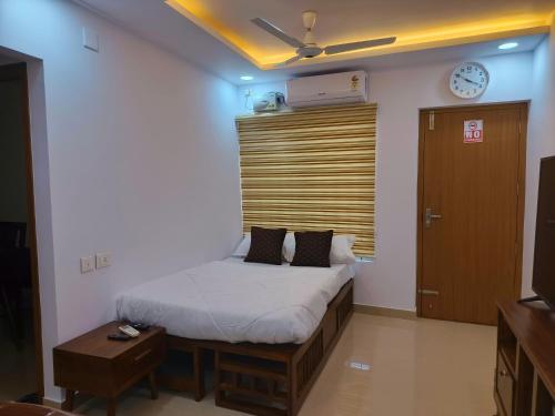 Posh 1Bhk Apt With Temple View In Guruvayur C1301,,5 star