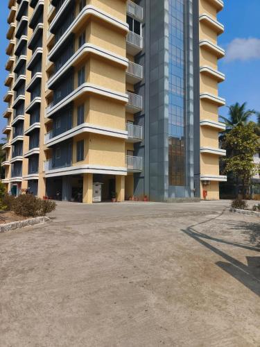 Posh 1Bhk Apt With Temple View In Guruvayur C1301,,5 star