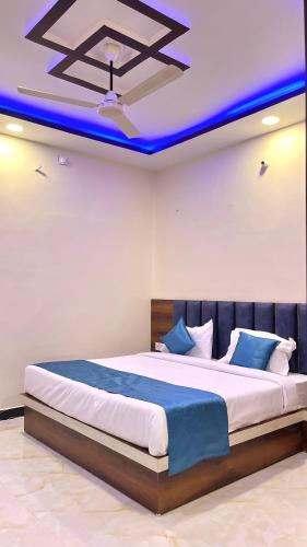 Shri Sarju Palace,,5 star