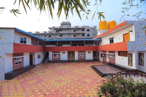 Exotic Retreat,,2 star