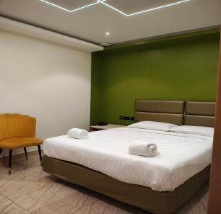 the cloud hotel