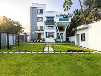 the serene shores luxury private villa