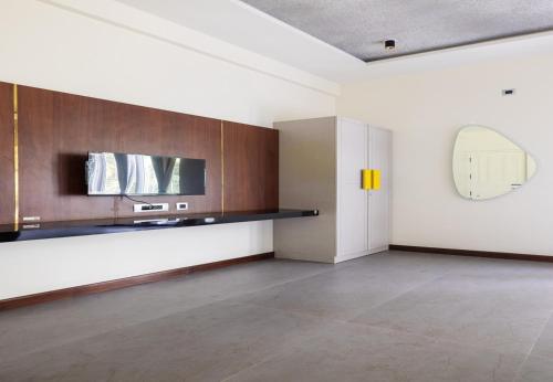 the serene shores luxury private villa