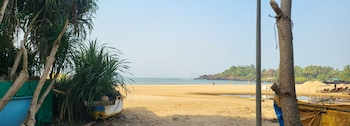 sand tent beach resort patnem
