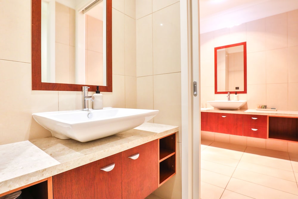 indulge apartments langtree