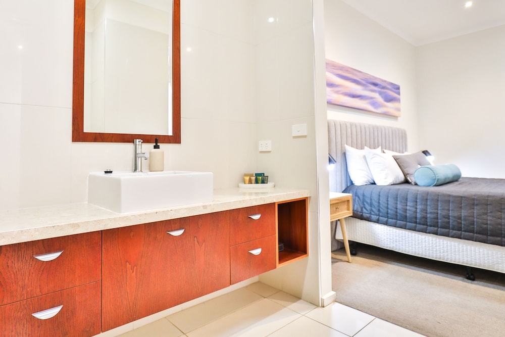 indulge apartments langtree