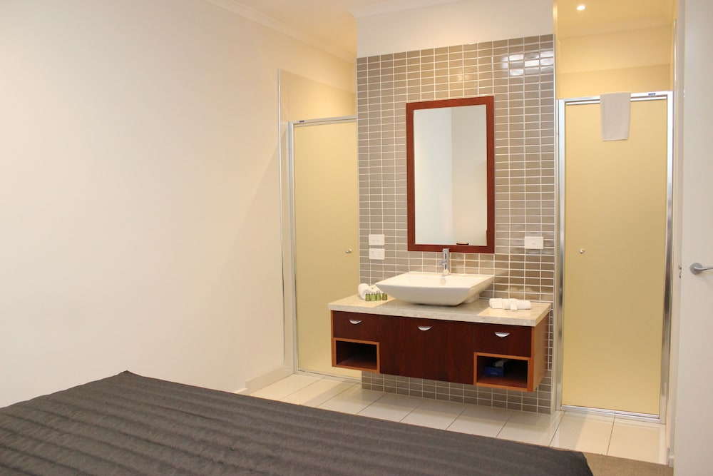 indulge apartments langtree