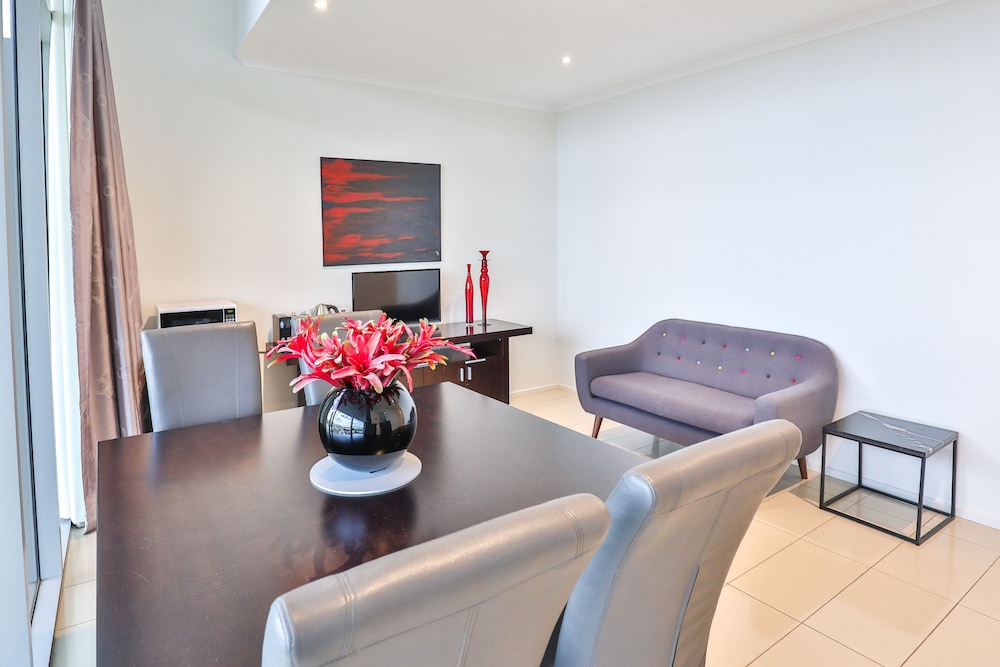 indulge apartments langtree