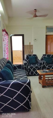 crozy corner 2bhk near aig andus embassy