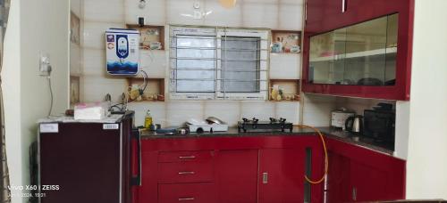 crozy corner 2bhk near aig andus embassy