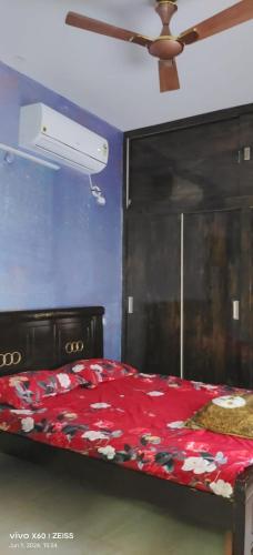 crozy corner 2bhk near aig andus embassy