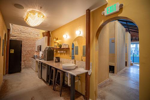 social stays first hostel on state street
