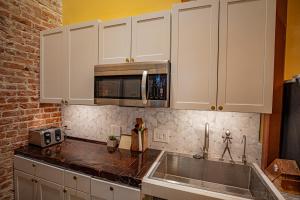 social stays first hostel on state street
