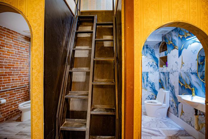 social stays first hostel on state street