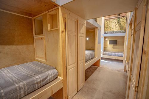 social stays first hostel on state street