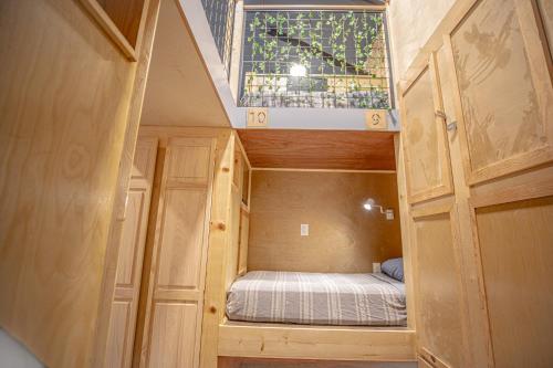 social stays first hostel on state street